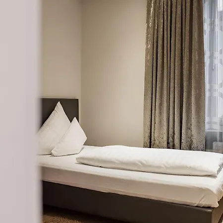 Stadthotel Goldenes Schiff 4*