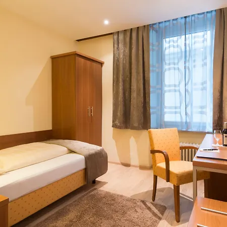 Otel Stadthotel Goldenes Schiff 4*