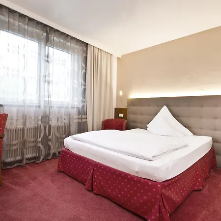 Stadthotel Goldenes Schiff ホテル 4*