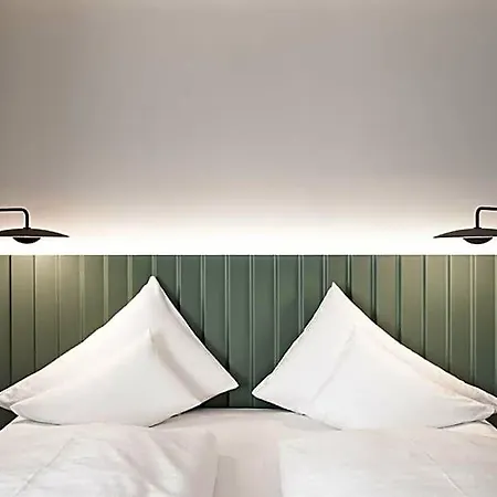 Stadthotel Goldenes Schiff ホテル バート・イシュル