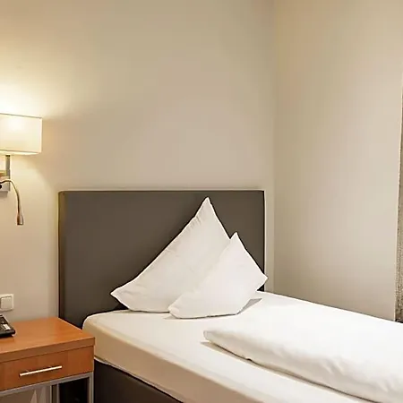 Stadthotel Goldenes Schiff ホテル 4*