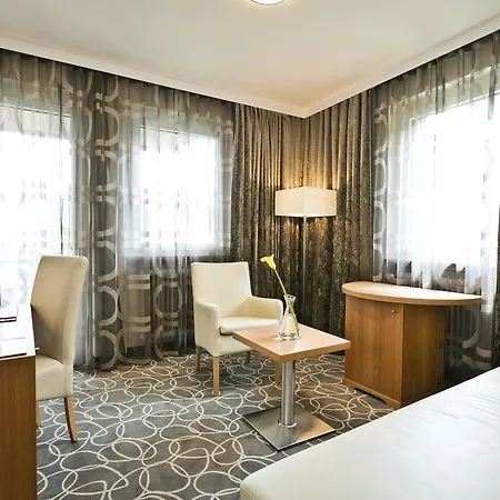 ホテル Stadthotel Goldenes Schiff 4*