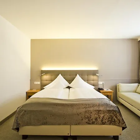 Stadthotel Goldenes Schiff فندق 4*