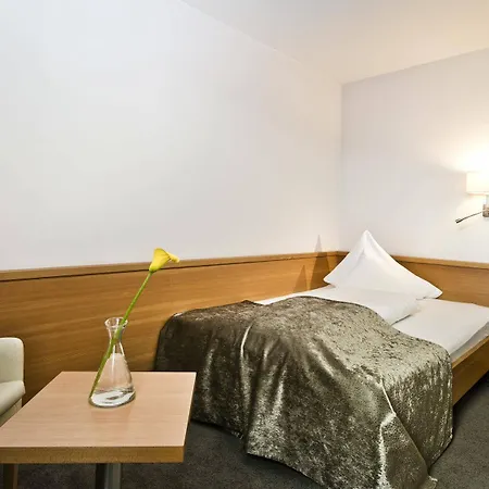 Stadthotel Goldenes Schiff 4*