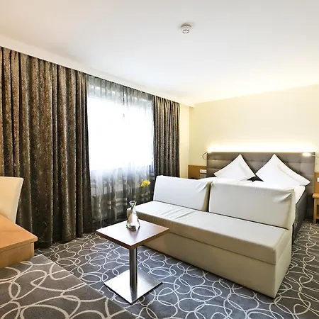 מלון Stadthotel Goldenes Schiff 4*