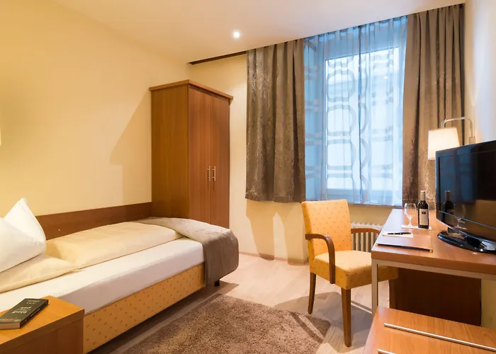 Hotel Stadthotel Goldenes Schiff 4*